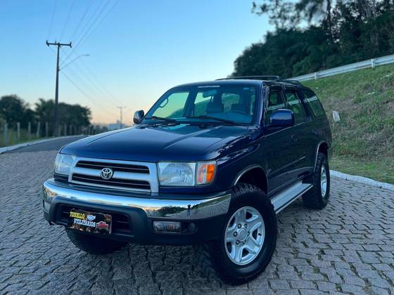 TOYOTA HILUX SW4 3.0 4X4 8V TURBO DIESEL 4P MANUAL TOYOTA HILUX SW4 3.0 4X4 8V TURBO DIESEL 4P MANUAL